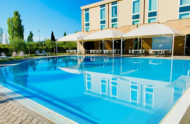 Esterno piscina - Capodanno Hotel Arezzo foto